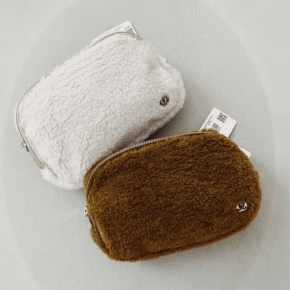 🤍🤎 BNWT!  Lululemon everywhere fleece belt bag SET caramel & natural ivory